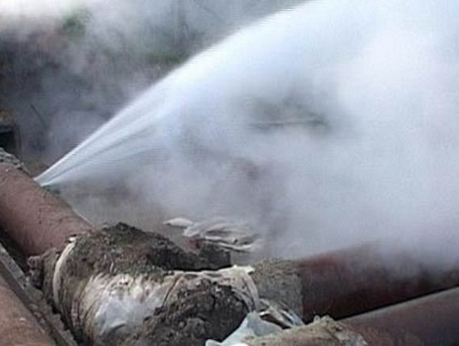 В Киеве из-за аварии на трубопроводе без отопления остались 800 строений