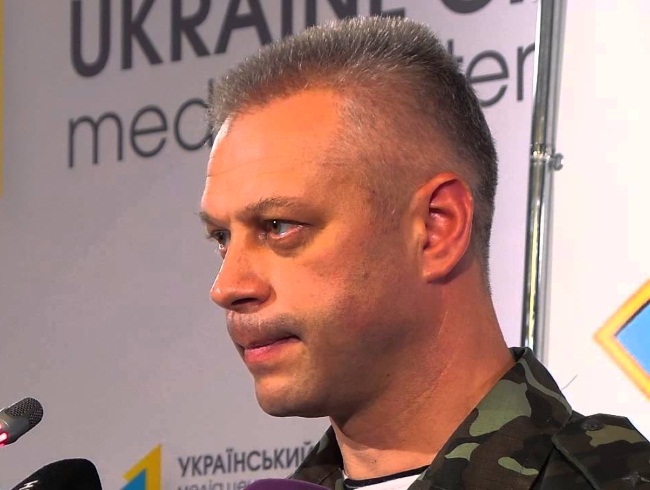 Лысенко рассказал, что боевики лишь частично отводят технику